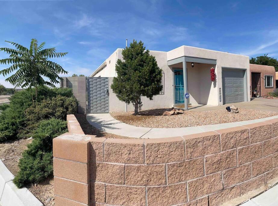 Comfy, Contemporary Quiet Retreat Vacation Home With Views アルバカーキ エクステリア 写真