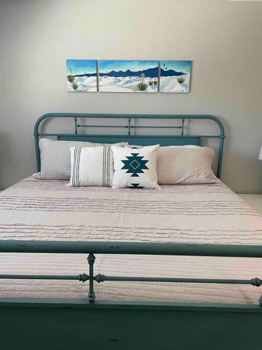 Comfy, Contemporary Quiet Retreat Vacation Home With Views アルバカーキ エクステリア 写真